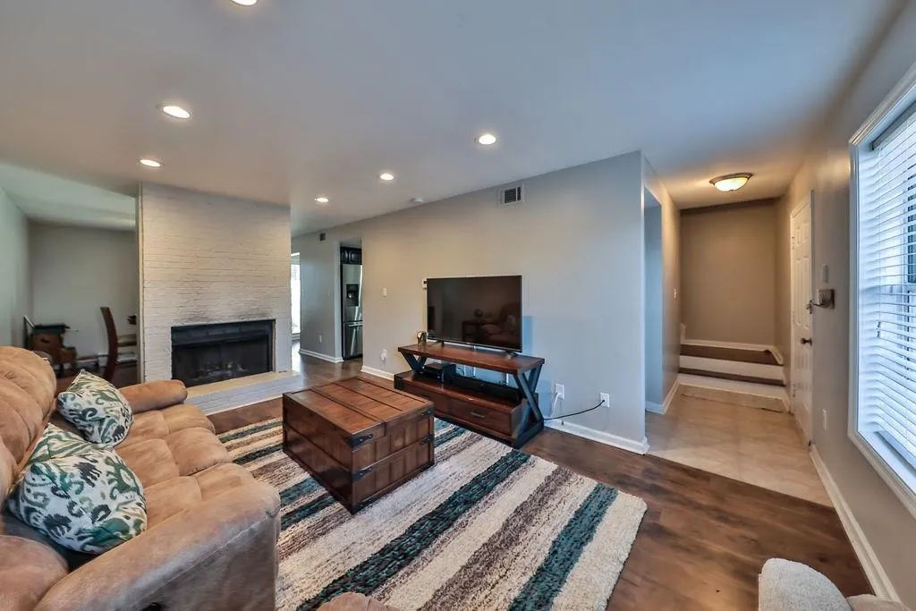 7750 Roswell Road Unit 9e, Atlanta, Georgia 30350, 3 Bedrooms Bedrooms, ,2 BathroomsBathrooms,Residential,Sold,7750 Roswell Road Unit 9e,6108483