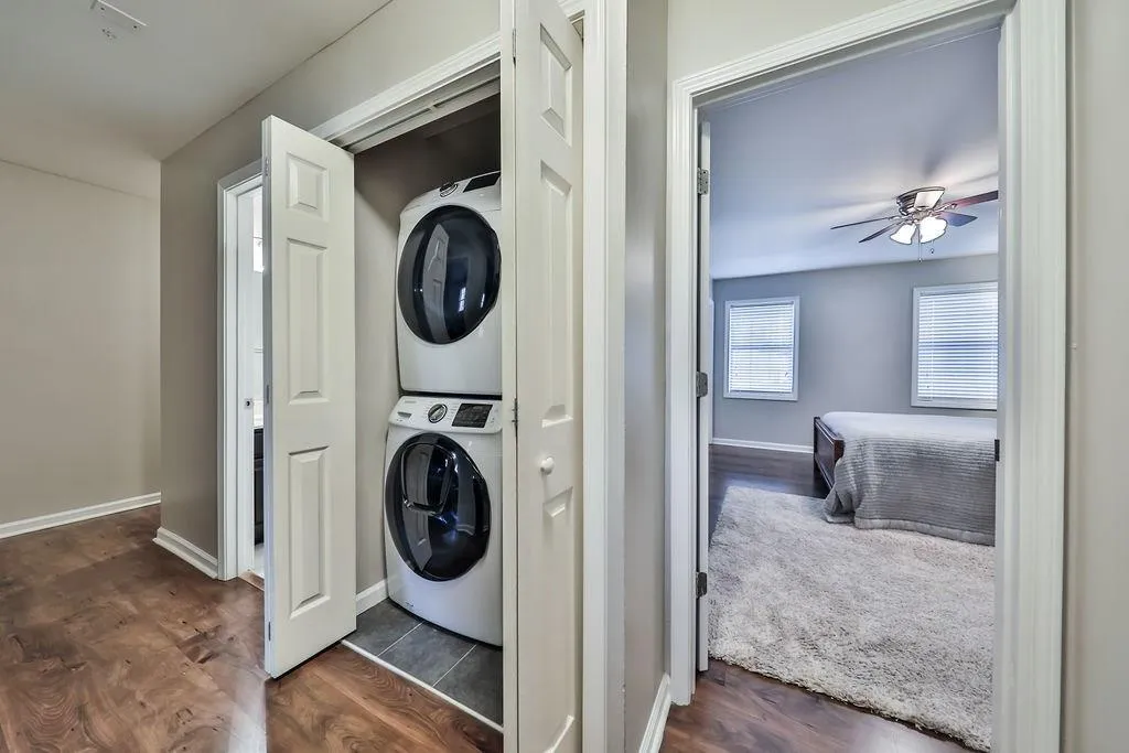 7750 Roswell Road Unit 9e, Atlanta, Georgia 30350, 3 Bedrooms Bedrooms, ,2 BathroomsBathrooms,Residential,Sold,7750 Roswell Road Unit 9e,6108483