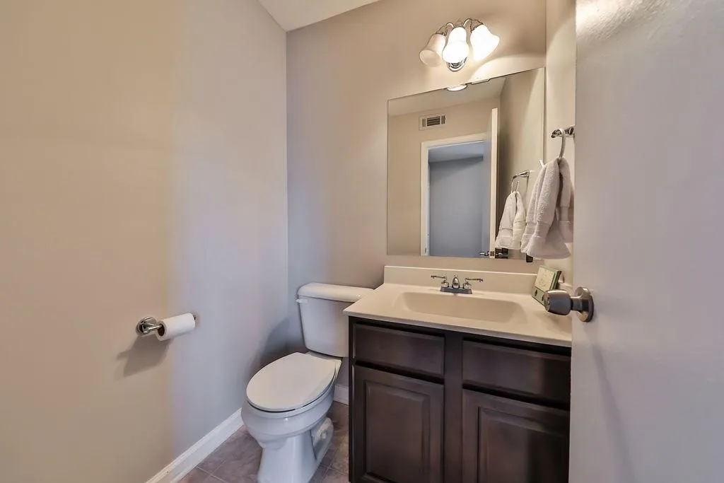 7750 Roswell Road Unit 9e, Atlanta, Georgia 30350, 3 Bedrooms Bedrooms, ,2 BathroomsBathrooms,Residential,Sold,7750 Roswell Road Unit 9e,6108483