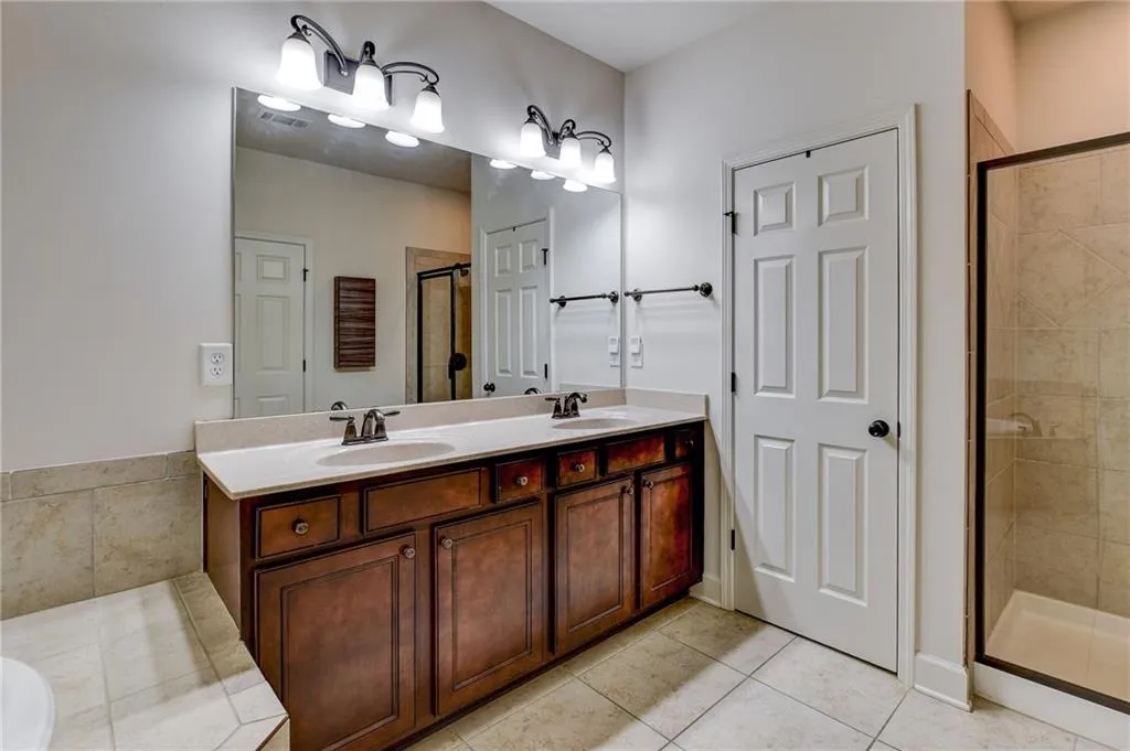5533 Parkerton Lane, Atlanta, Georgia 30342, 4 Bedrooms Bedrooms, ,3 BathroomsBathrooms,Residential,Sold,5533 Parkerton Lane,6927981
