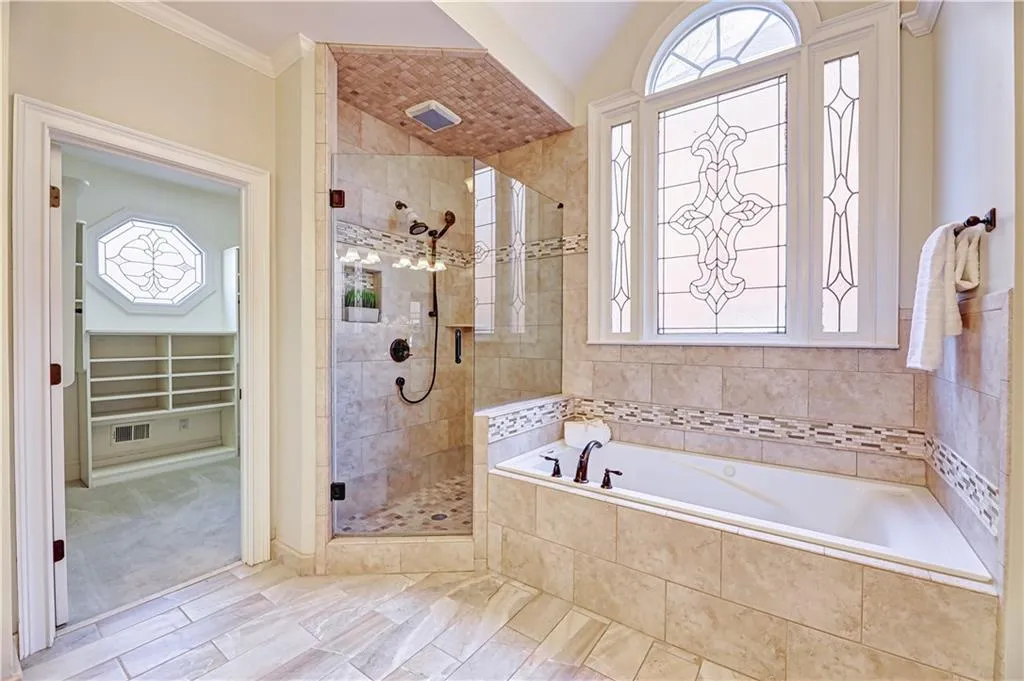 195 Grosvenor Place, Atlanta, Georgia 30328, 5 Bedrooms Bedrooms, ,4 BathroomsBathrooms,Residential,Sold,195 Grosvenor Place,6860962