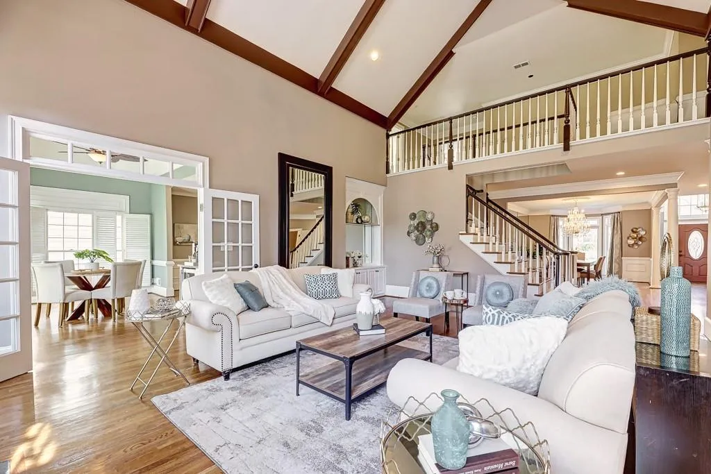 195 Grosvenor Place, Atlanta, Georgia 30328, 5 Bedrooms Bedrooms, ,4 BathroomsBathrooms,Residential,Sold,195 Grosvenor Place,6860962