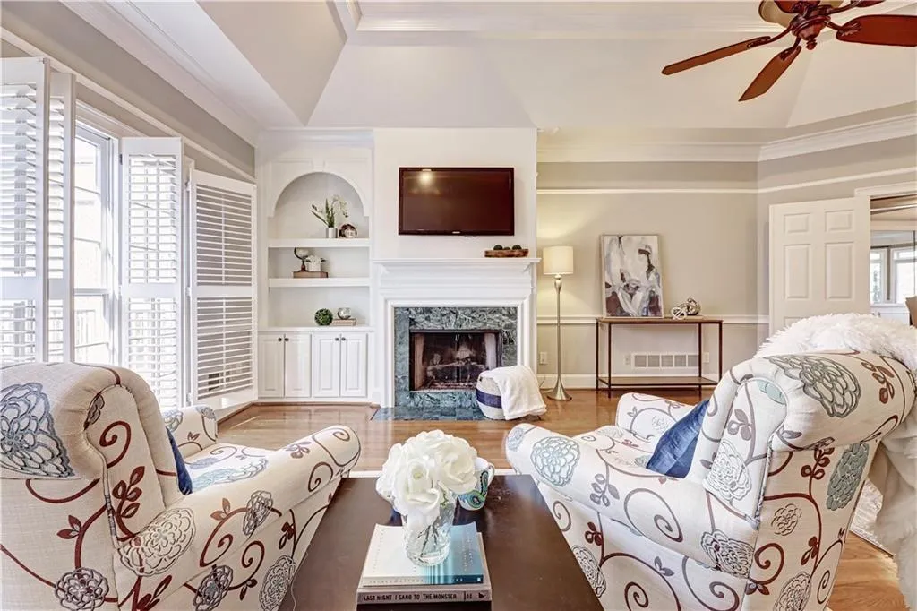 195 Grosvenor Place, Atlanta, Georgia 30328, 5 Bedrooms Bedrooms, ,4 BathroomsBathrooms,Residential,Sold,195 Grosvenor Place,6860962