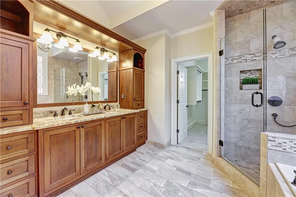 195 Grosvenor Place, Atlanta, Georgia 30328, 5 Bedrooms Bedrooms, ,4 BathroomsBathrooms,Residential,Sold,195 Grosvenor Place,6860962