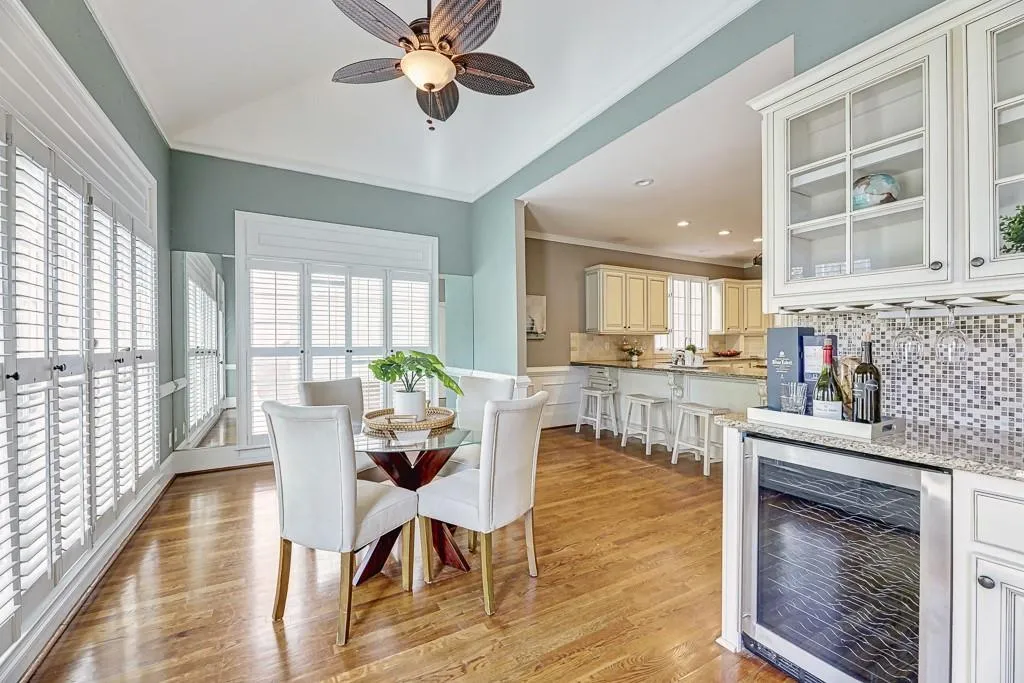 195 Grosvenor Place, Atlanta, Georgia 30328, 5 Bedrooms Bedrooms, ,4 BathroomsBathrooms,Residential,Sold,195 Grosvenor Place,6860962
