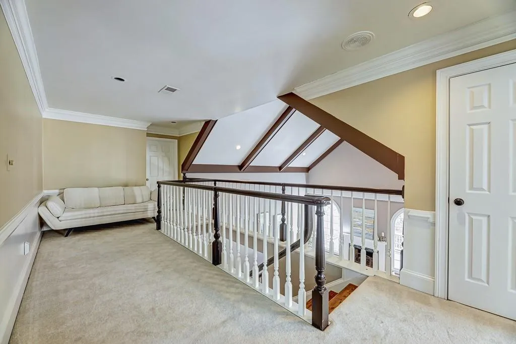195 Grosvenor Place, Atlanta, Georgia 30328, 5 Bedrooms Bedrooms, ,4 BathroomsBathrooms,Residential,Sold,195 Grosvenor Place,6860962