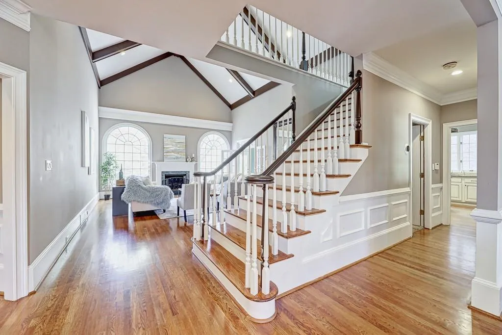 195 Grosvenor Place, Atlanta, Georgia 30328, 5 Bedrooms Bedrooms, ,4 BathroomsBathrooms,Residential,Sold,195 Grosvenor Place,6860962
