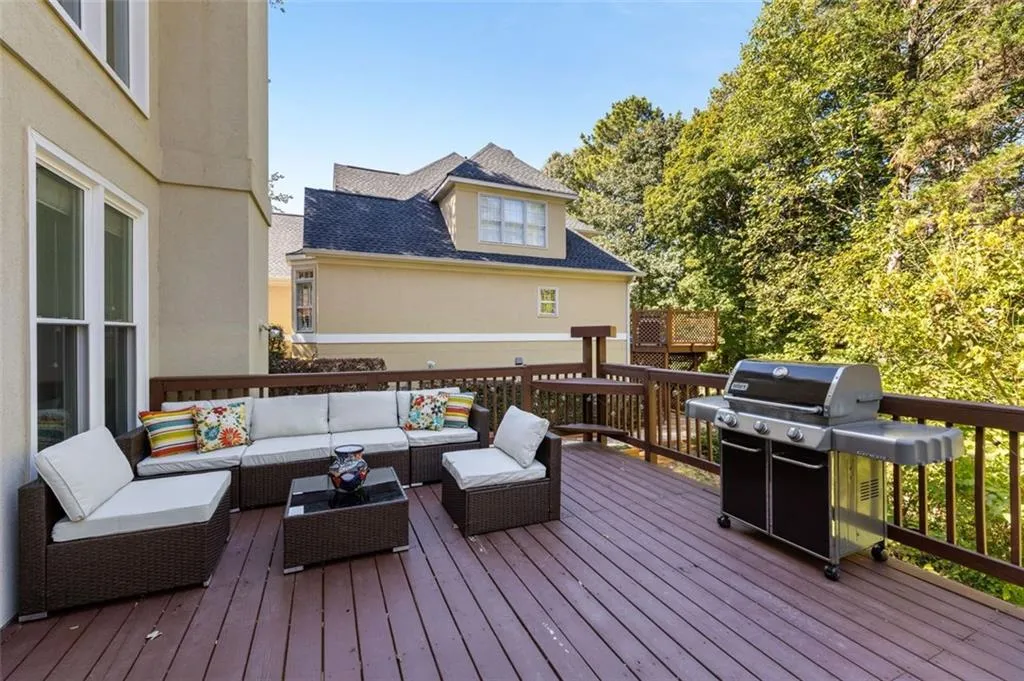 201 Spalding Gates Drive, Atlanta, Georgia 30328, 3 Bedrooms Bedrooms, ,3 BathroomsBathrooms,Residential,Sold,201 Spalding Gates Drive,7475702