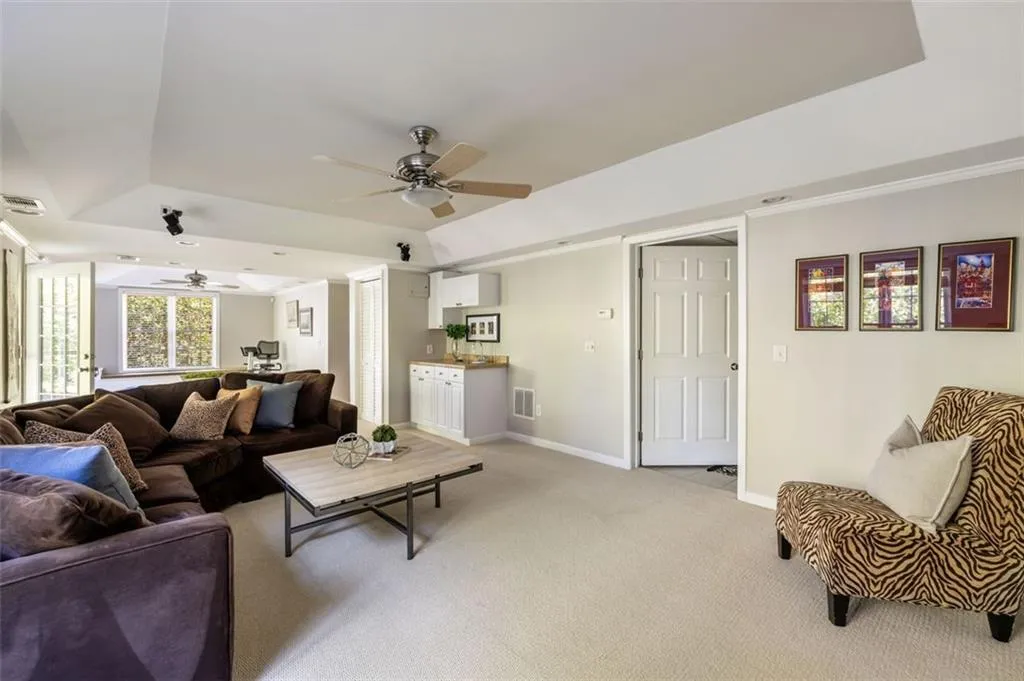 201 Spalding Gates Drive, Atlanta, Georgia 30328, 3 Bedrooms Bedrooms, ,3 BathroomsBathrooms,Residential,Sold,201 Spalding Gates Drive,7475702