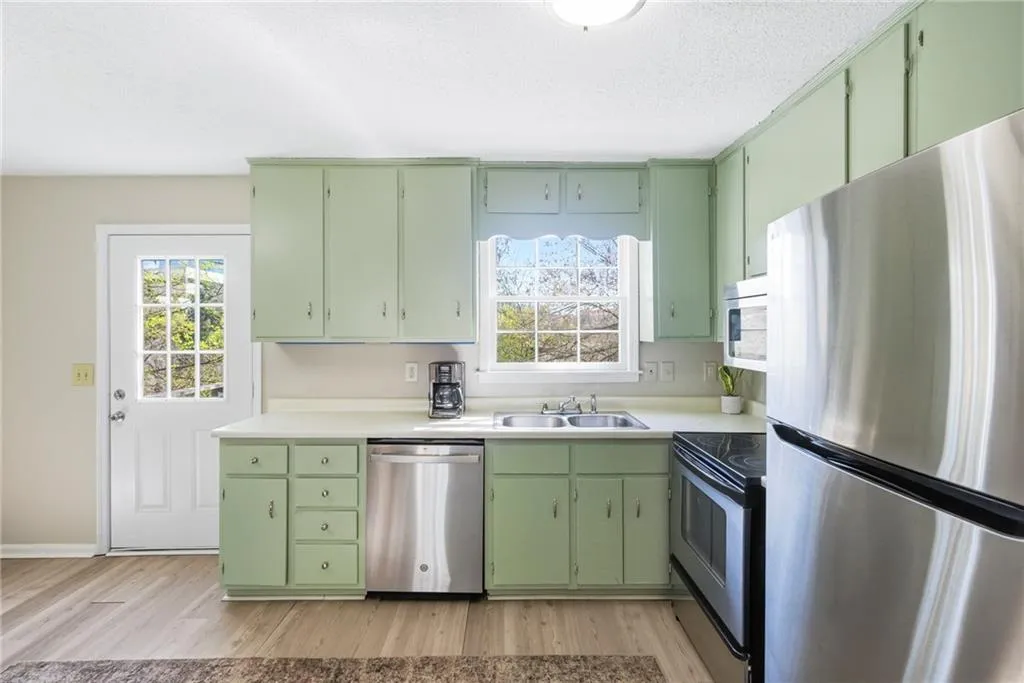 1787 Ridgeway Avenue Nw, Atlanta, Georgia 30318, 4 Bedrooms Bedrooms, 0 ,2 BathroomsBathrooms,Residential,For Sale,1787 Ridgeway Avenue Nw,7732204