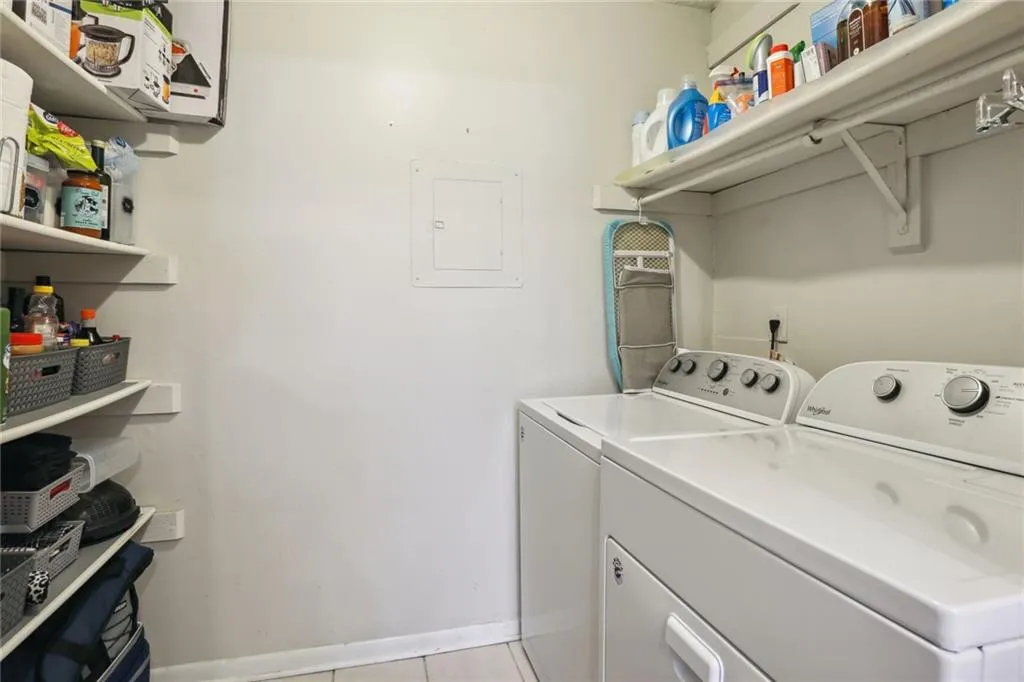 5149 Roswell Road Unit 5, Atlanta, Georgia 30342, 2 Bedrooms Bedrooms, ,2 BathroomsBathrooms,Residential,Sold,5149 Roswell Road Unit 5,7386666