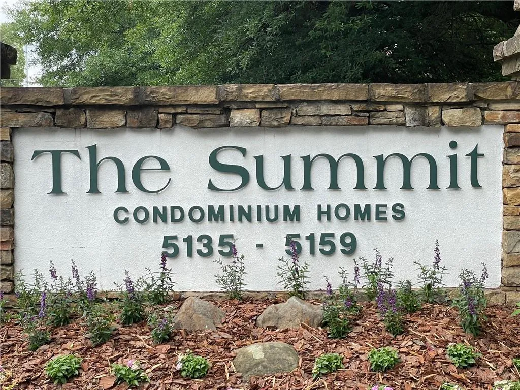 5149 Roswell Road Unit 5, Atlanta, Georgia 30342, 2 Bedrooms Bedrooms, ,2 BathroomsBathrooms,Residential,Sold,5149 Roswell Road Unit 5,7386666