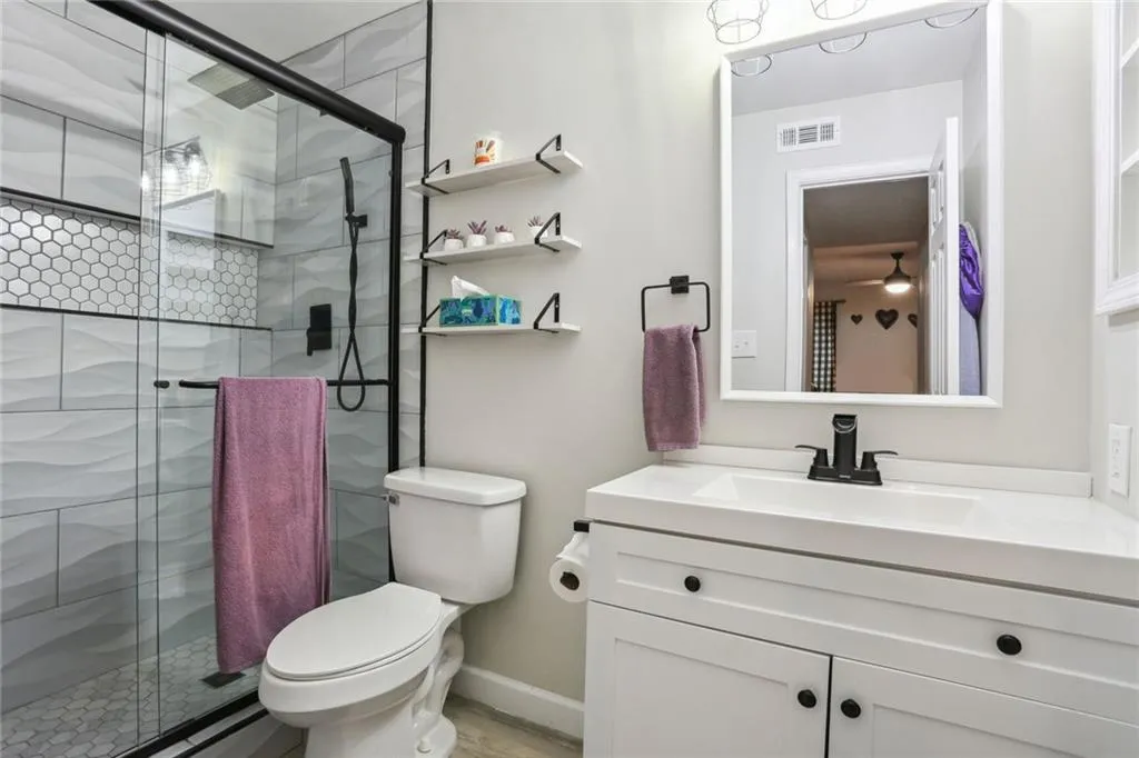 5149 Roswell Road Unit 5, Atlanta, Georgia 30342, 2 Bedrooms Bedrooms, ,2 BathroomsBathrooms,Residential,Sold,5149 Roswell Road Unit 5,7386666