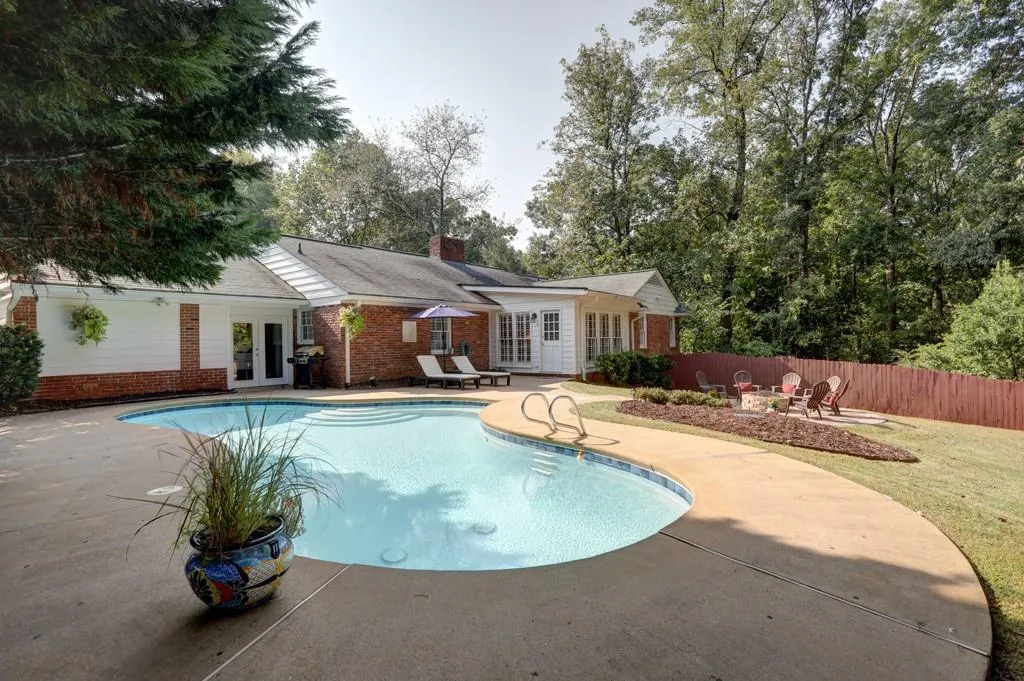 5618 Sherrell Drive, Atlanta, Georgia 30342, 3 Bedrooms Bedrooms, ,2 BathroomsBathrooms,Residential,Sold,5618 Sherrell Drive,6625720
