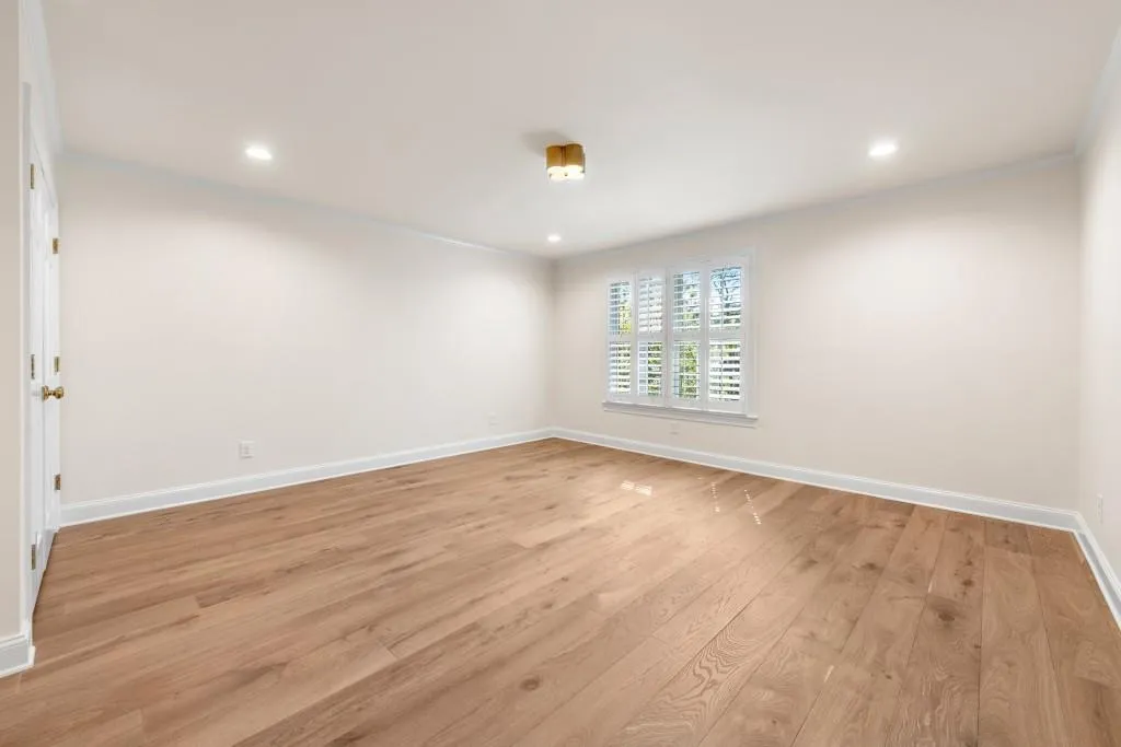 1 Mooregate Square, Atlanta, Georgia 30327, 3 Bedrooms Bedrooms, ,2 BathroomsBathrooms,Residential,For Sale,1 Mooregate Square,7549788