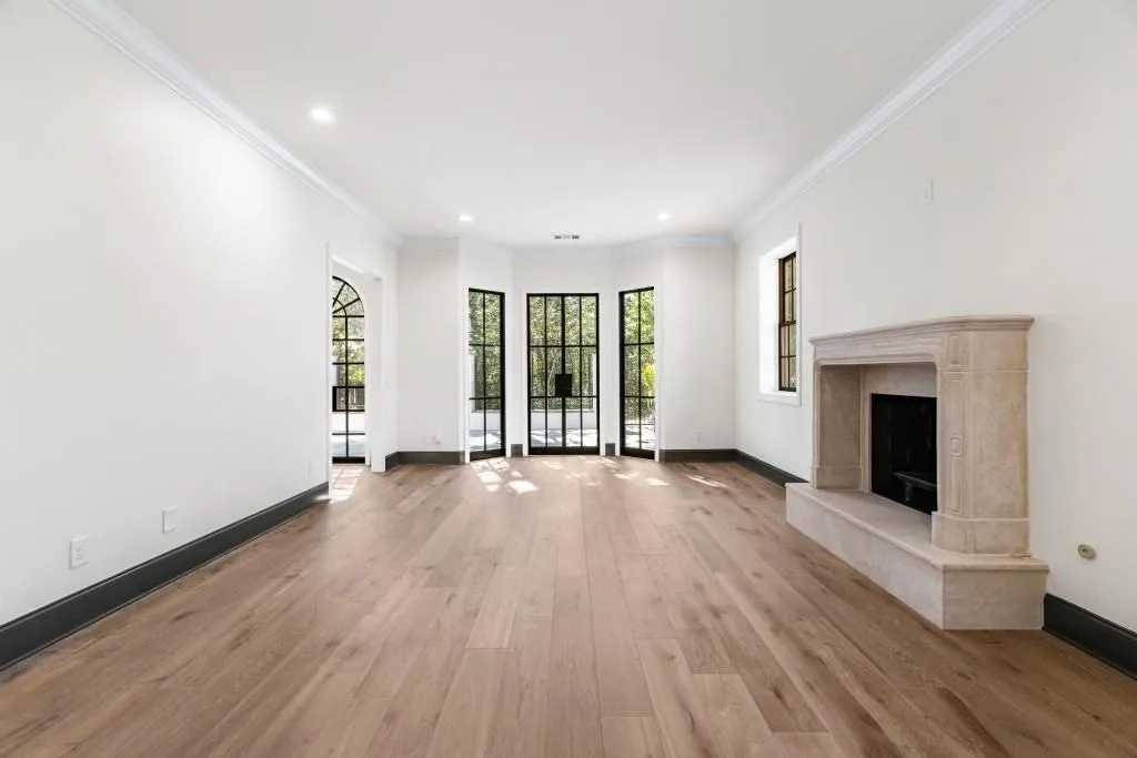 1 Mooregate Square, Atlanta, Georgia 30327, 3 Bedrooms Bedrooms, ,2 BathroomsBathrooms,Residential,For Sale,1 Mooregate Square,7549788