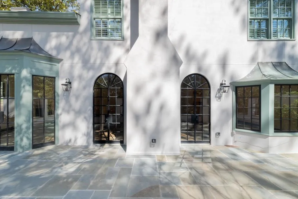 1 Mooregate Square, Atlanta, Georgia 30327, 3 Bedrooms Bedrooms, ,2 BathroomsBathrooms,Residential,For Sale,1 Mooregate Square,7549788