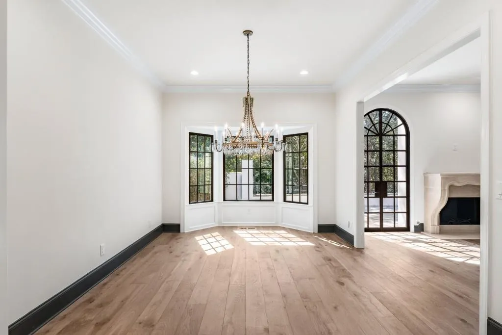 1 Mooregate Square, Atlanta, Georgia 30327, 3 Bedrooms Bedrooms, ,2 BathroomsBathrooms,Residential,For Sale,1 Mooregate Square,7549788