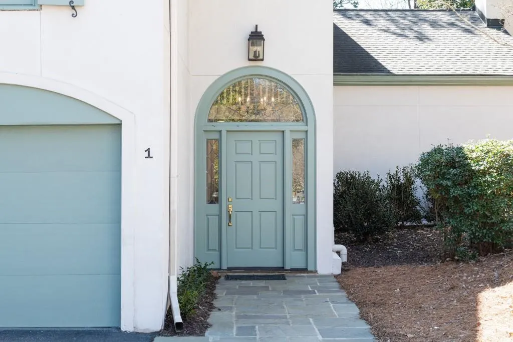 1 Mooregate Square, Atlanta, Georgia 30327, 3 Bedrooms Bedrooms, ,2 BathroomsBathrooms,Residential,For Sale,1 Mooregate Square,7549788