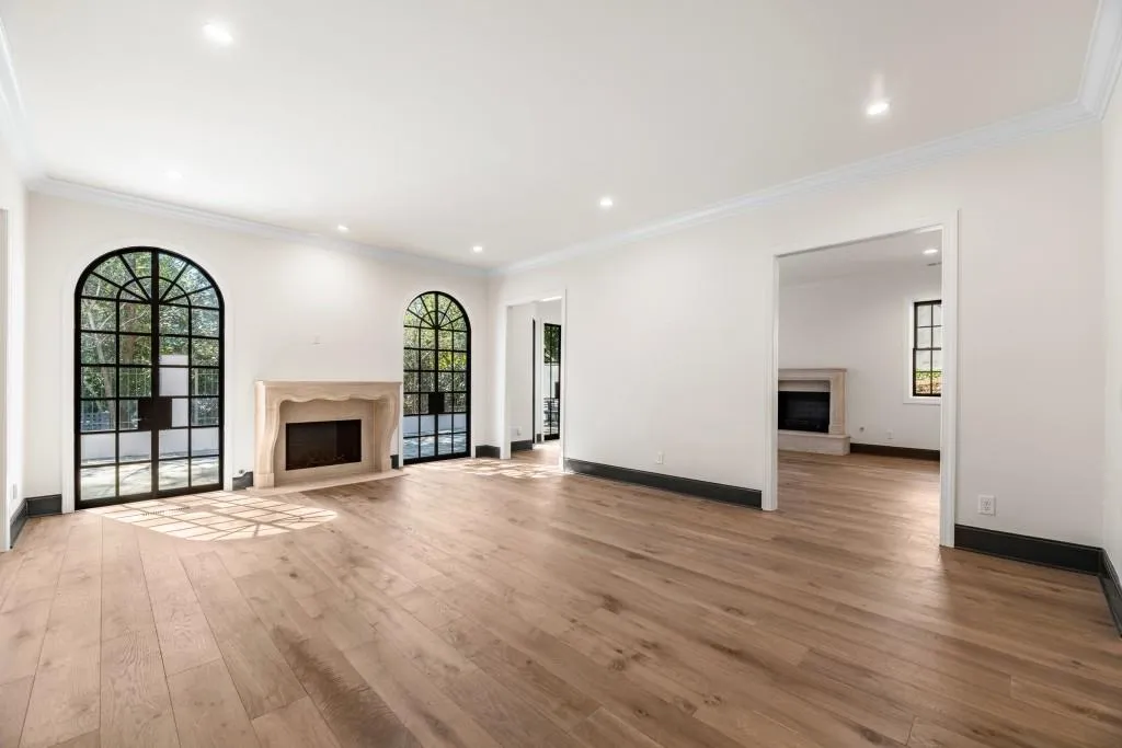 1 Mooregate Square, Atlanta, Georgia 30327, 3 Bedrooms Bedrooms, ,2 BathroomsBathrooms,Residential,For Sale,1 Mooregate Square,7549788
