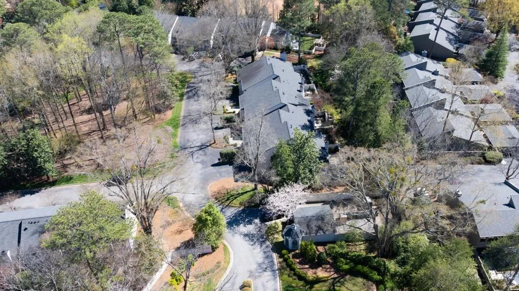 1 Mooregate Square, Atlanta, Georgia 30327, 3 Bedrooms Bedrooms, ,2 BathroomsBathrooms,Residential,For Sale,1 Mooregate Square,7549788