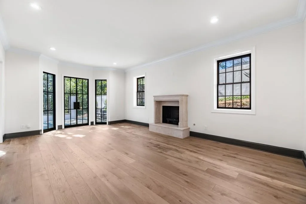 1 Mooregate Square, Atlanta, Georgia 30327, 3 Bedrooms Bedrooms, ,2 BathroomsBathrooms,Residential,For Sale,1 Mooregate Square,7549788