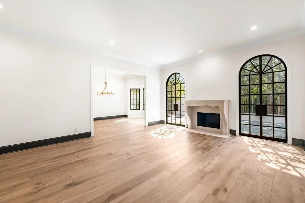 1 Mooregate Square, Atlanta, Georgia 30327, 3 Bedrooms Bedrooms, ,2 BathroomsBathrooms,Residential,For Sale,1 Mooregate Square,7549788
