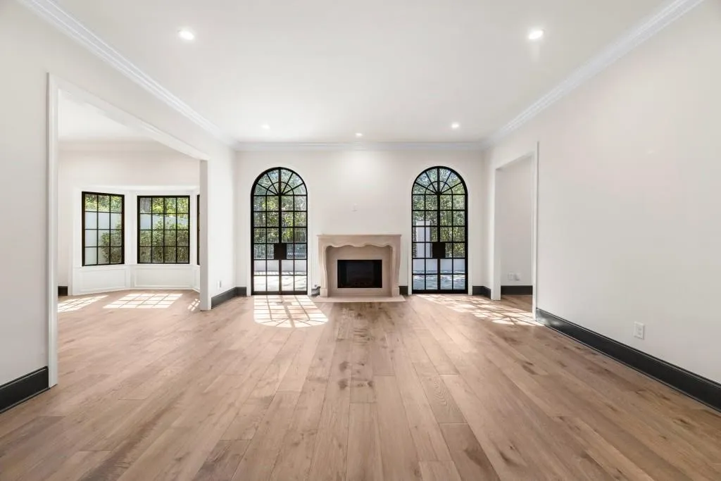 1 Mooregate Square, Atlanta, Georgia 30327, 3 Bedrooms Bedrooms, ,2 BathroomsBathrooms,Residential,For Sale,1 Mooregate Square,7549788