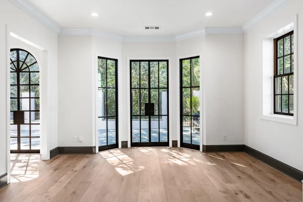1 Mooregate Square, Atlanta, Georgia 30327, 3 Bedrooms Bedrooms, ,2 BathroomsBathrooms,Residential,For Sale,1 Mooregate Square,7549788