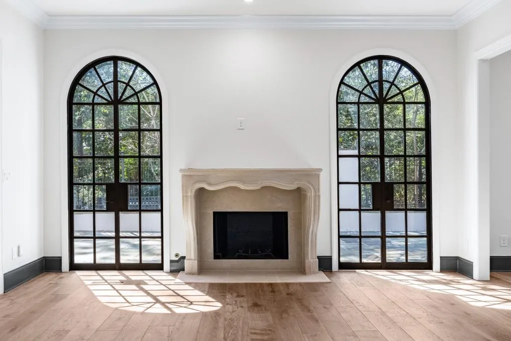 1 Mooregate Square, Atlanta, Georgia 30327, 3 Bedrooms Bedrooms, ,2 BathroomsBathrooms,Residential,For Sale,1 Mooregate Square,7549788