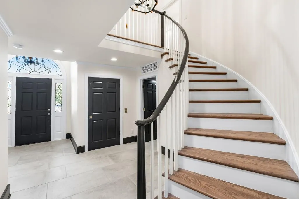 1 Mooregate Square, Atlanta, Georgia 30327, 3 Bedrooms Bedrooms, ,2 BathroomsBathrooms,Residential,For Sale,1 Mooregate Square,7549788