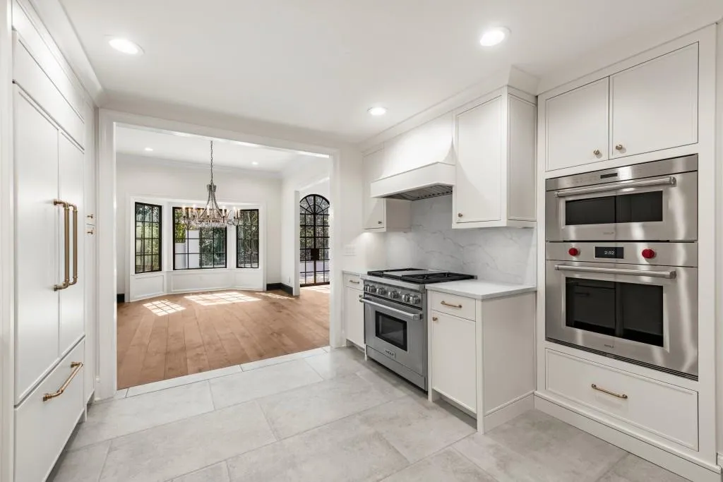 1 Mooregate Square, Atlanta, Georgia 30327, 3 Bedrooms Bedrooms, ,2 BathroomsBathrooms,Residential,For Sale,1 Mooregate Square,7549788