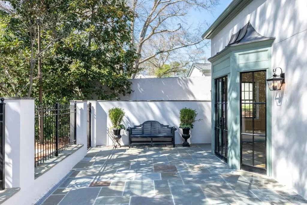 1 Mooregate Square, Atlanta, Georgia 30327, 3 Bedrooms Bedrooms, ,2 BathroomsBathrooms,Residential,For Sale,1 Mooregate Square,7549788