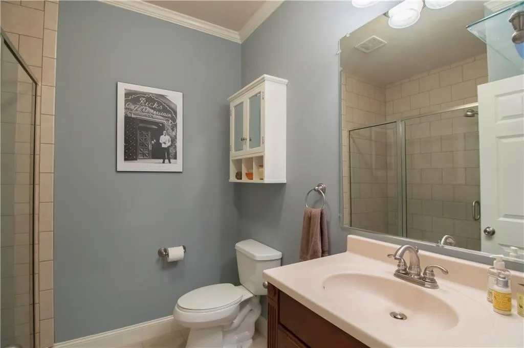 5563 Julian Place, Sandy Springs, Georgia 30342, 3 Bedrooms Bedrooms, ,3 BathroomsBathrooms,Residential,Sold,5563 Julian Place,6012915