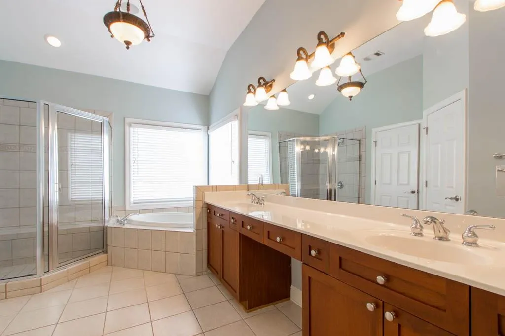 226 Meeting Lane Unit 45, Atlanta, Georgia 30342, 4 Bedrooms Bedrooms, ,3 BathroomsBathrooms,Residential,Sold,226 Meeting Lane Unit 45,5732641