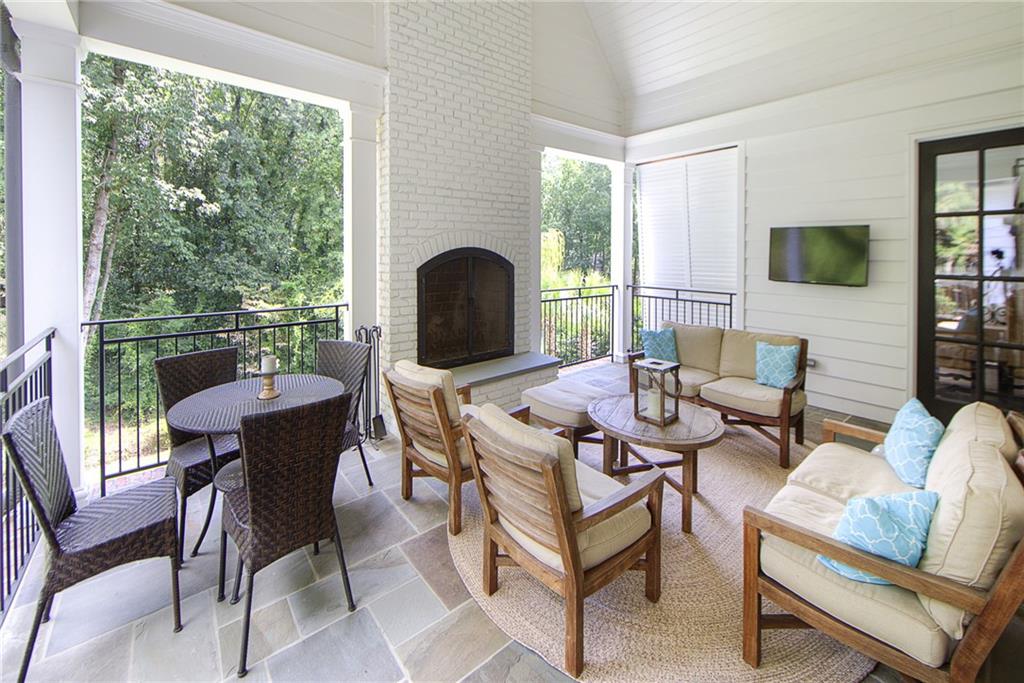 5535 Mount Vernon Parkway, Sandy Springs, Georgia 30327, 5 Bedrooms Bedrooms, ,5 BathroomsBathrooms,Residential,Sold,5535 Mount Vernon Parkway,7274893
