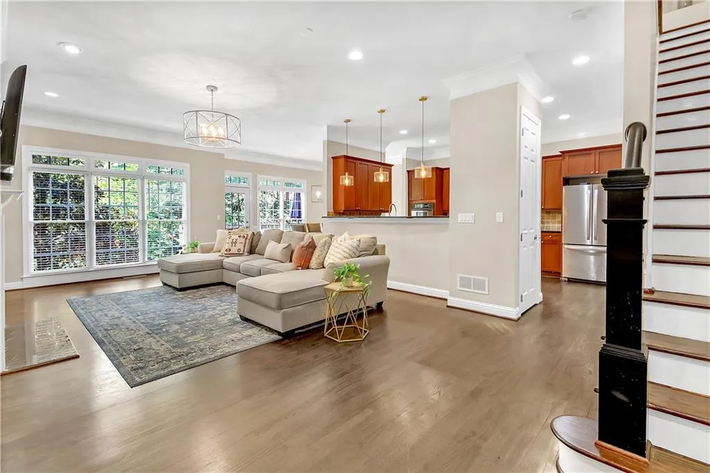 190 Meeting Lane Unit 36, Atlanta, Georgia 30342, 4 Bedrooms Bedrooms, ,4 BathroomsBathrooms,Residential,Sold,190 Meeting Lane Unit 36,7425478