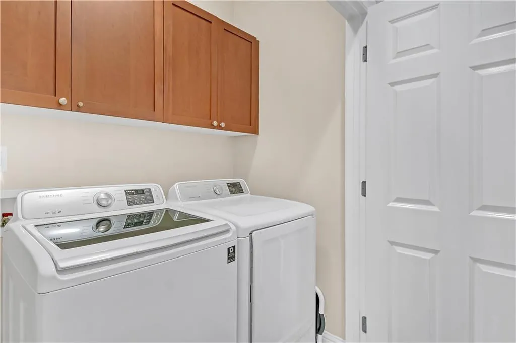 190 Meeting Lane Unit 36, Atlanta, Georgia 30342, 4 Bedrooms Bedrooms, ,4 BathroomsBathrooms,Residential,Sold,190 Meeting Lane Unit 36,7425478