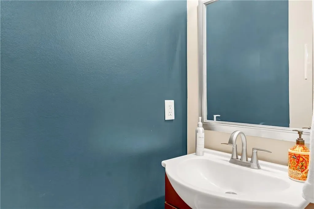 190 Meeting Lane Unit 36, Atlanta, Georgia 30342, 4 Bedrooms Bedrooms, ,4 BathroomsBathrooms,Residential,Sold,190 Meeting Lane Unit 36,7425478