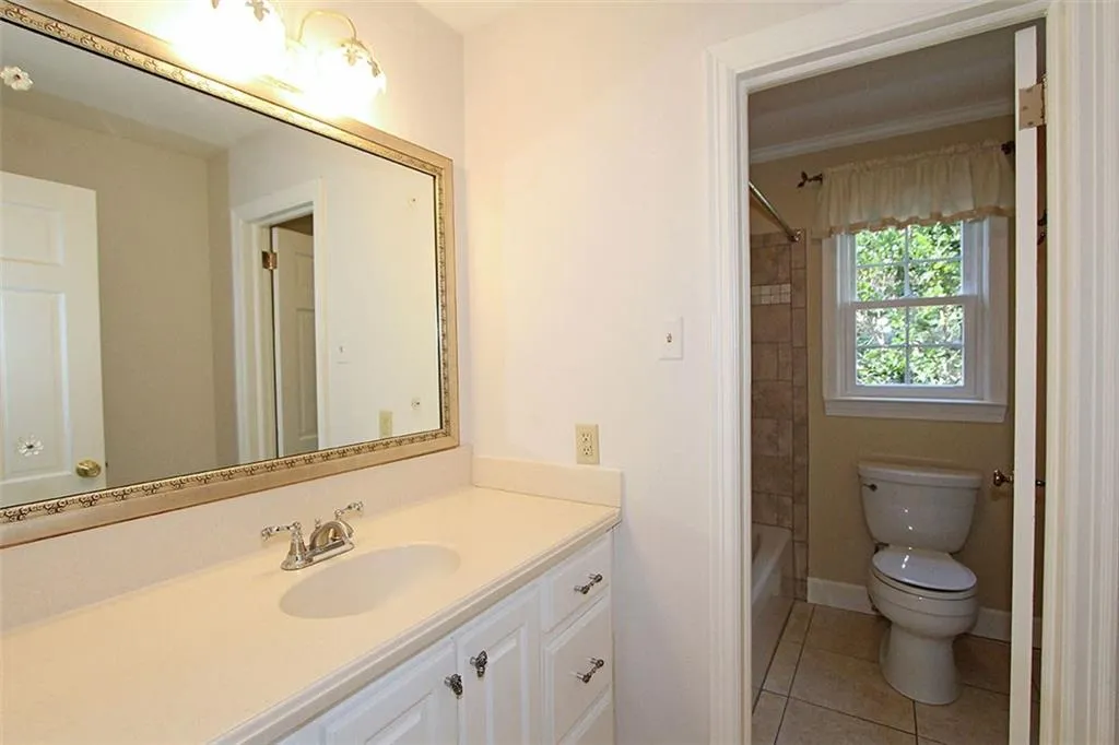 215 West Spalding Drive, Sandy Springs, Georgia 30328, 4 Bedrooms Bedrooms, ,3 BathroomsBathrooms,Residential,Sold,215 West Spalding Drive,5641262