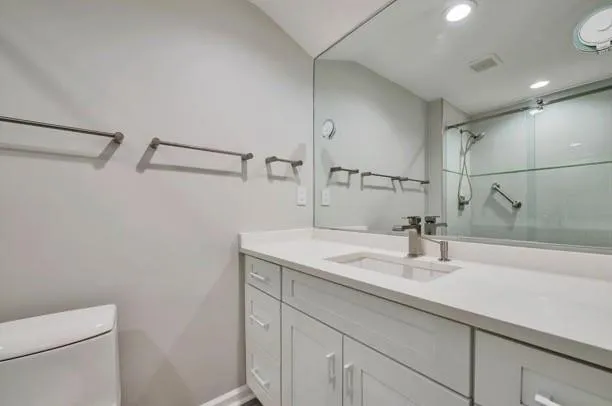 1074 Peachtree Walk Ne Unit B504, Atlanta, Georgia 30309, 2 Bedrooms Bedrooms, ,2 BathroomsBathrooms,Residential,For Sale,1074 Peachtree Walk Ne Unit B504,7631545