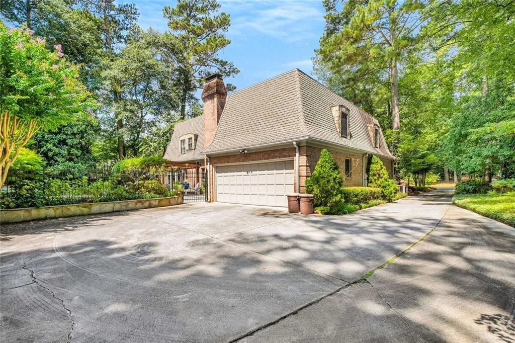 760 Weatherly Lane Nw, Atlanta, Georgia 30328, 4 Bedrooms Bedrooms, ,3 BathroomsBathrooms,Residential,For Sale,760 Weatherly Lane Nw,7649838