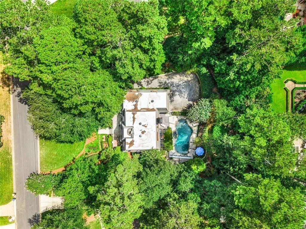 760 Weatherly Lane Nw, Atlanta, Georgia 30328, 6 Bedrooms Bedrooms, ,4 BathroomsBathrooms,Residential,For Sale,760 Weatherly Lane Nw,7649838