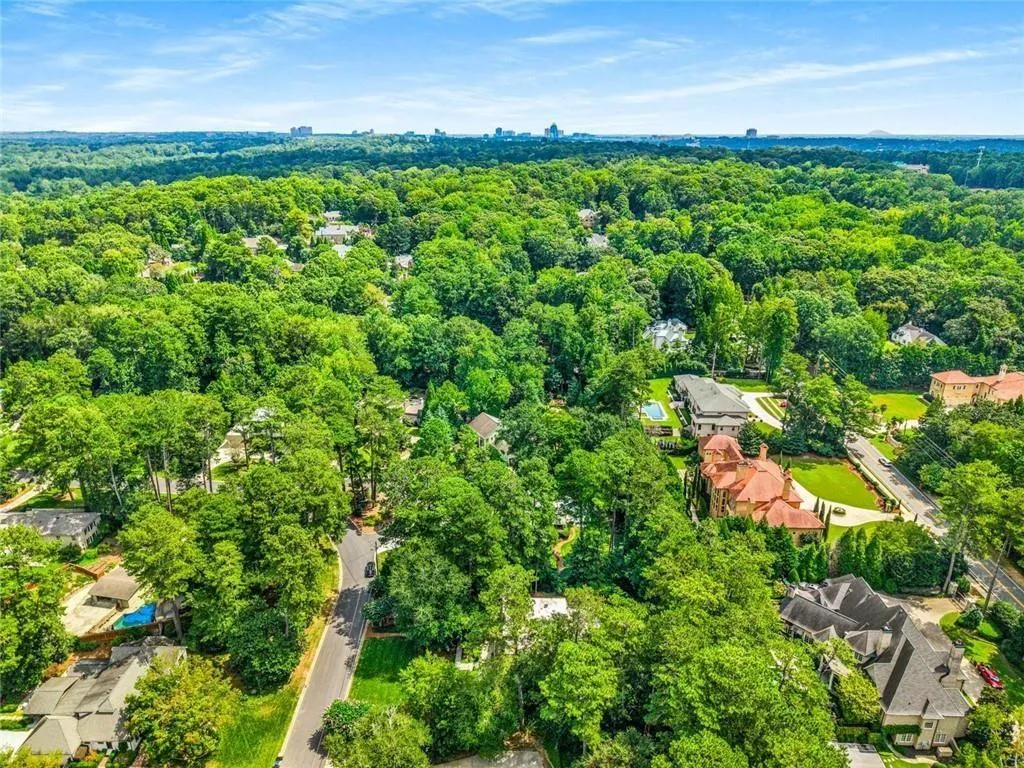 760 Weatherly Lane Nw, Atlanta, Georgia 30328, 6 Bedrooms Bedrooms, ,4 BathroomsBathrooms,Residential,For Sale,760 Weatherly Lane Nw,7649838