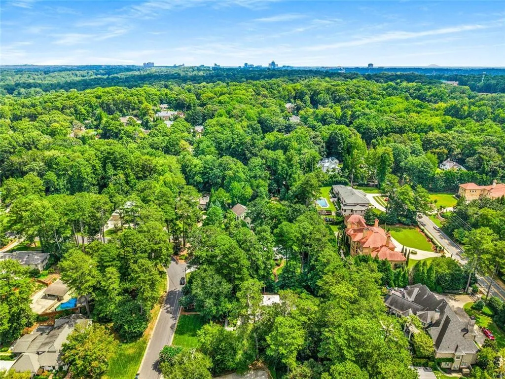 760 Weatherly Lane Nw, Atlanta, Georgia 30328, 4 Bedrooms Bedrooms, ,3 BathroomsBathrooms,Residential,For Sale,760 Weatherly Lane Nw,7649838