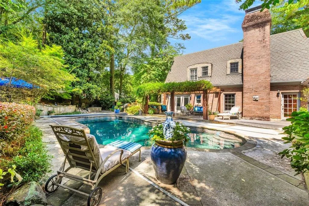 760 Weatherly Lane Nw, Atlanta, Georgia 30328, 4 Bedrooms Bedrooms, ,3 BathroomsBathrooms,Residential,For Sale,760 Weatherly Lane Nw,7649838