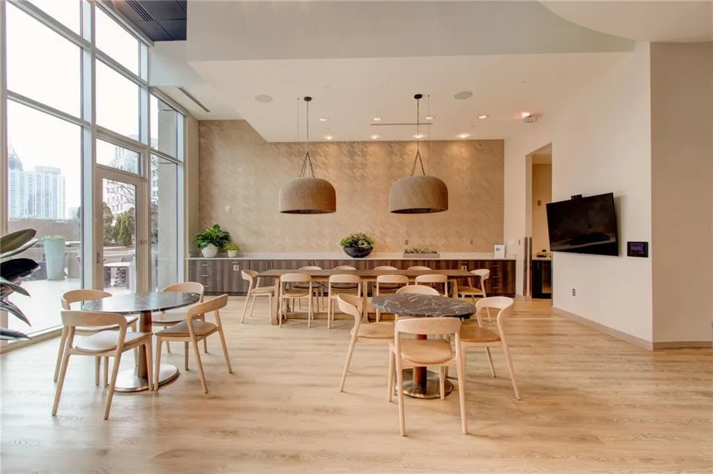 1080 Peachtree Street Ne Unit 2907, Atlanta, Georgia 30309, 1 Bedroom Bedrooms, ,1 BathroomBathrooms,Residential,For Sale,1080 Peachtree Street Ne Unit 2907,7645817