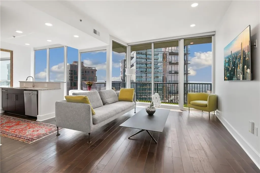 1080 Peachtree Street Ne Unit 2907, Atlanta, Georgia 30309, 1 Bedroom Bedrooms, ,1 BathroomBathrooms,Residential,For Sale,1080 Peachtree Street Ne Unit 2907,7645817