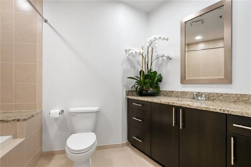 1080 Peachtree Street Ne Unit 2907, Atlanta, Georgia 30309, 1 Bedroom Bedrooms, ,1 BathroomBathrooms,Residential,For Sale,1080 Peachtree Street Ne Unit 2907,7645817