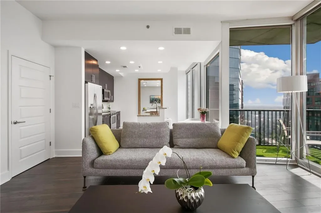 1080 Peachtree Street Ne Unit 2907, Atlanta, Georgia 30309, 1 Bedroom Bedrooms, ,1 BathroomBathrooms,Residential,For Sale,1080 Peachtree Street Ne Unit 2907,7645817